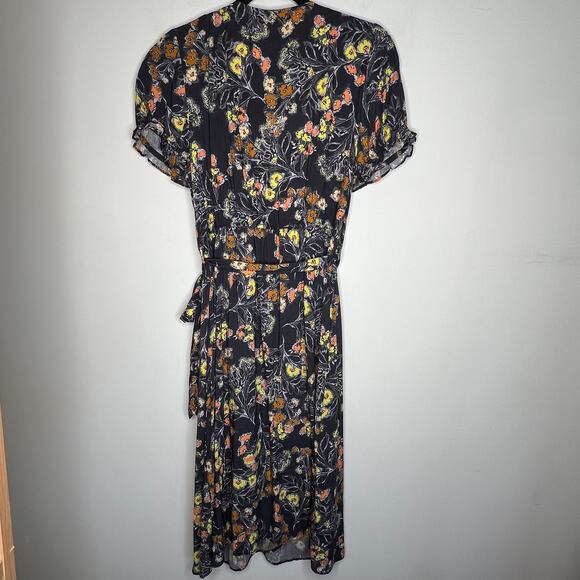Velvet by Graham & Spencer Grey Floral Wrap Dress Size Large - Picture 3 of 9